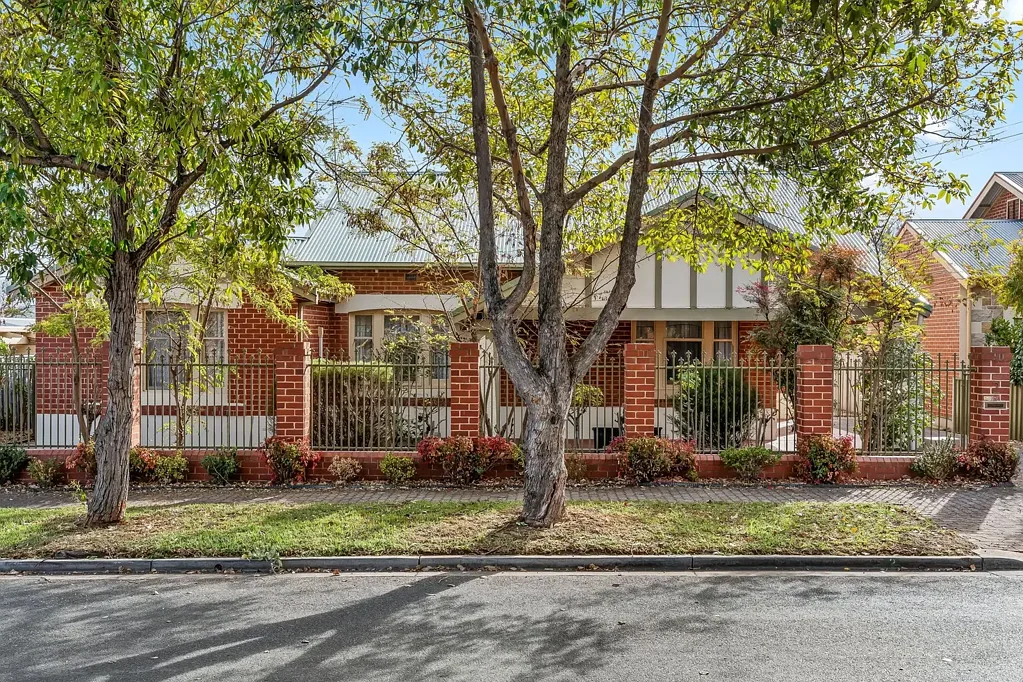 Freshly Refurbished Bungalow in Sort After Locale