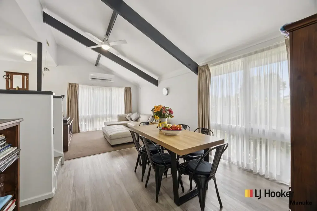 Kambah 3ห้องนอน Character, Comfort and Convenience in the Heart of Kambah