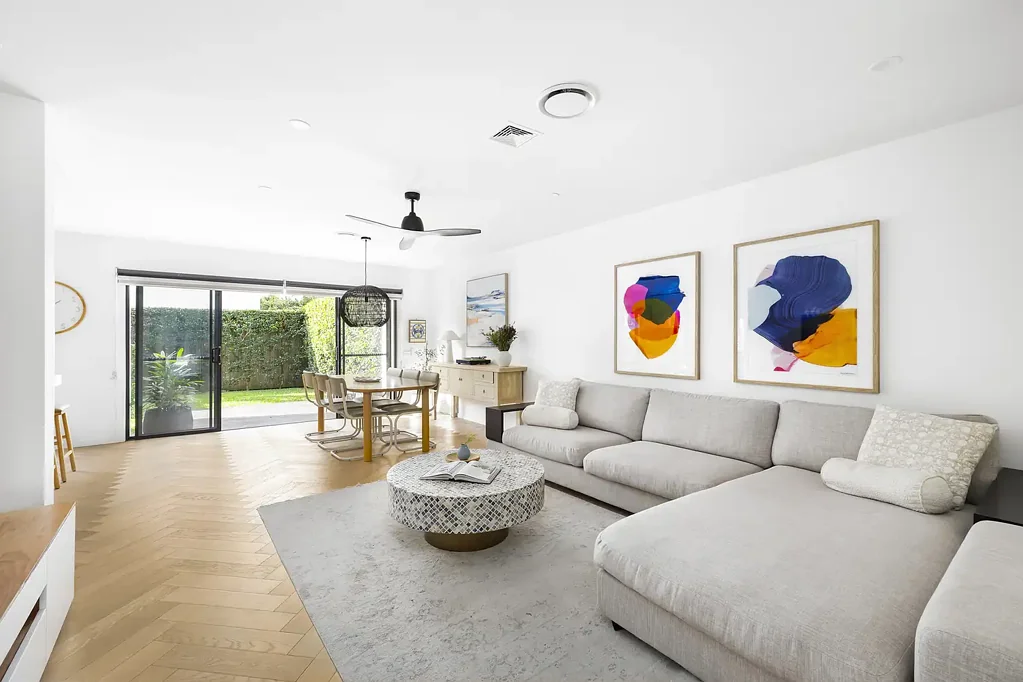 Warriewood 4chambre Refined Townhouse Living in Sunland Estate