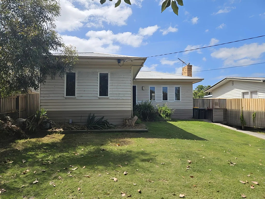 18 Cambra Road, Belmont, VIC 3216