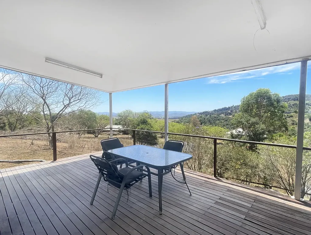 Lowood 3Kwarto Renovator on 3 Acres With Glorious Views