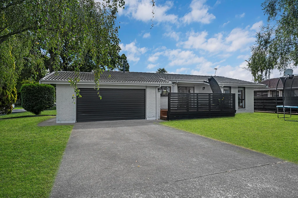 1 Balgowan Terrace, Conifer Grove, Papakura, Auckland