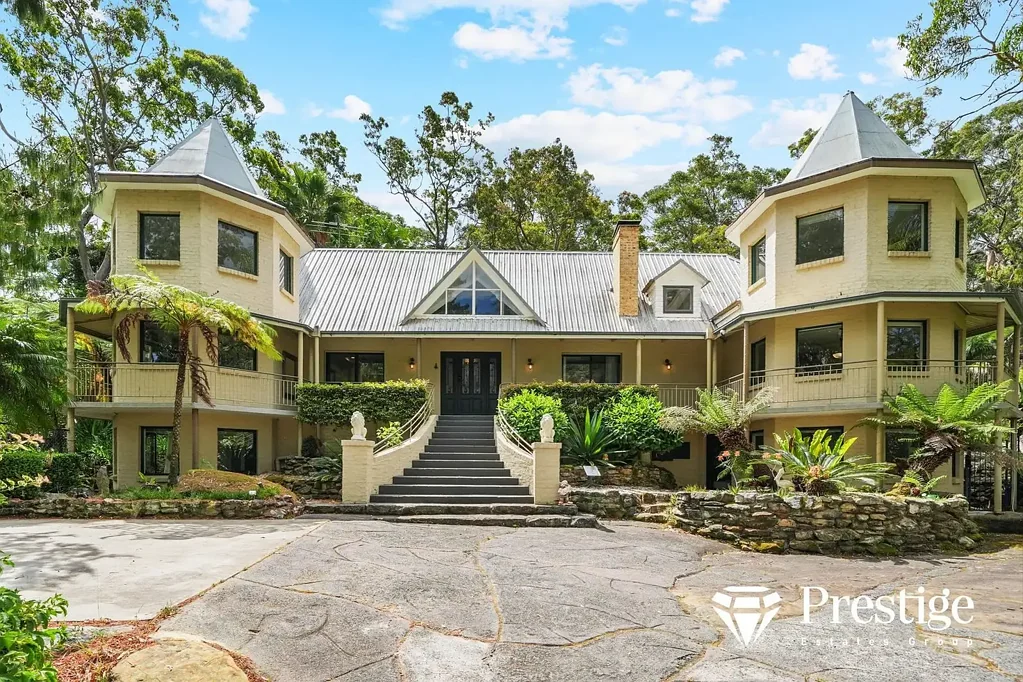 Galston 9Habitaciones An Exclusive Sanctuary of Luxury, Privacy, and Timeless Natural Beauty