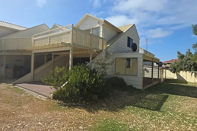 Ledge Point 1房  Coastal Charm - Renovated and Move-in Ready