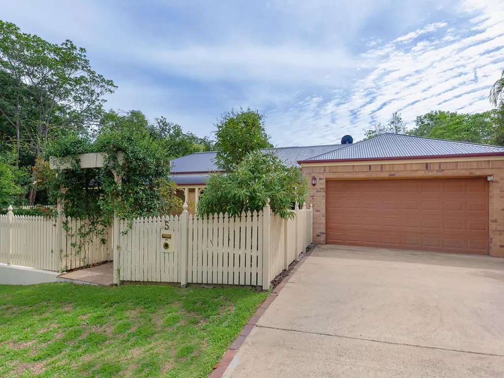5 Parkside Crescent, The Gap, QLD 4061