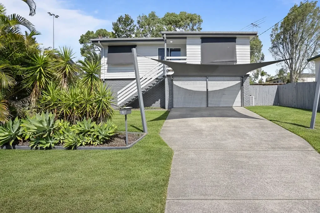 Deception Bay 3غرفة نوم 865m² Investment with Tenant in Place + Granny Flat Potential Backing Parkland