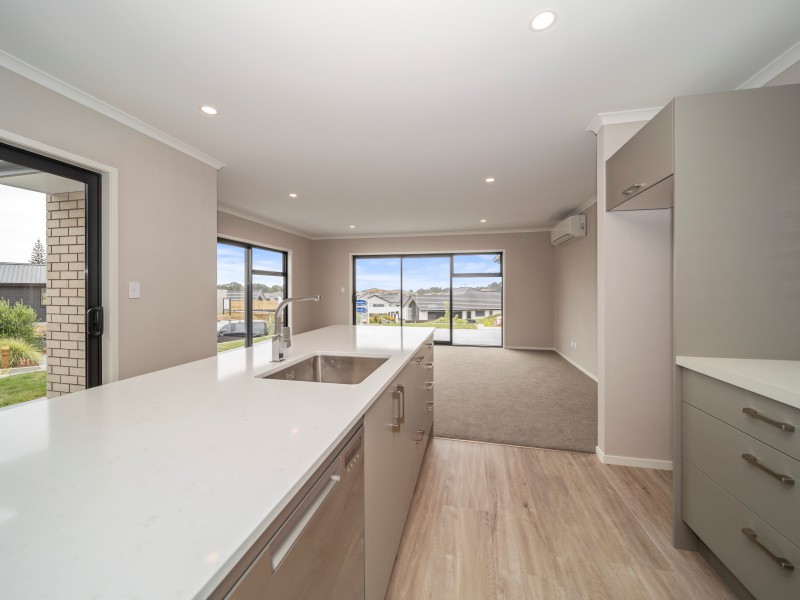 5 Oakmont Crescent, Waiwhakaiho, New Plymouth, 3 habitaciones, 0 baños