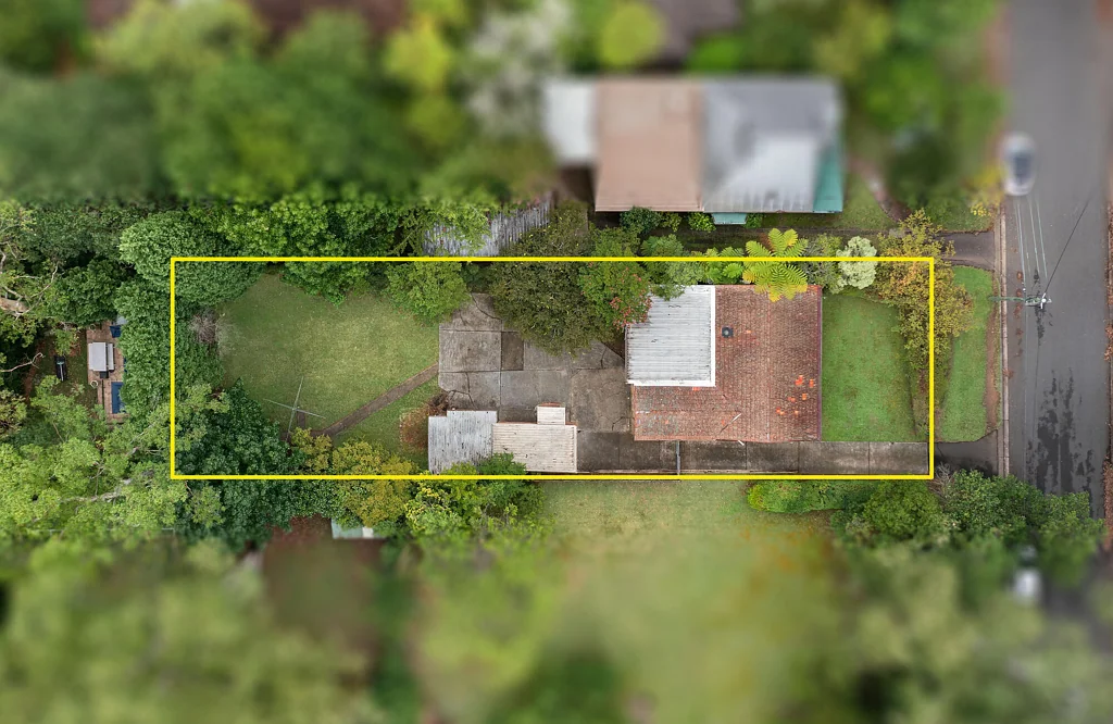 Turramurra 3कमरा Exceptional potential, level parcel, walking distance to Turramurra's heart
