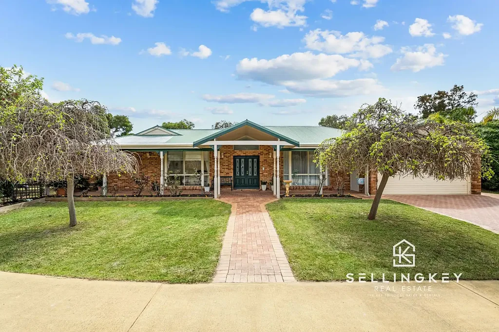 Canning Vale 5Zimmer SellingKey Real Estate presents 9 Wilfred Road, Canning Vale!