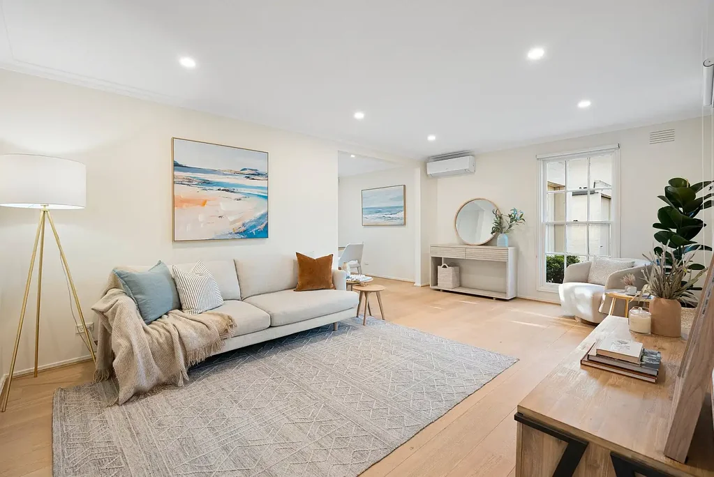 Private, Light-Filled Living Moments from the Village