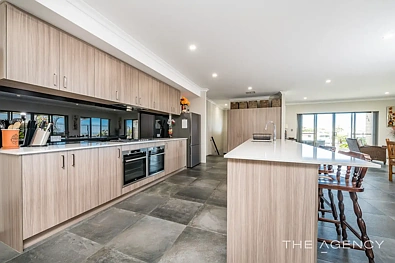 Kusina - 11 Ilbery Street, Quinns Rocks, WA 6030