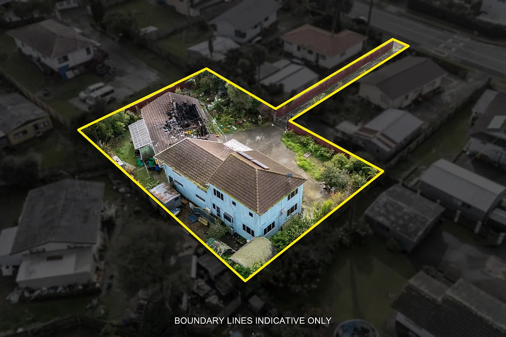 Papatoetoe 7침실 ASHES TO OPPORTUNITY. FIRE DAMAGED - MUST SELL!