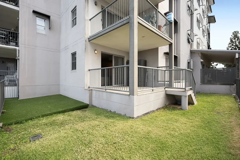 Windsor 1 Slaapkamer Lock & Leave Convenience with Rare Courtyard Offering