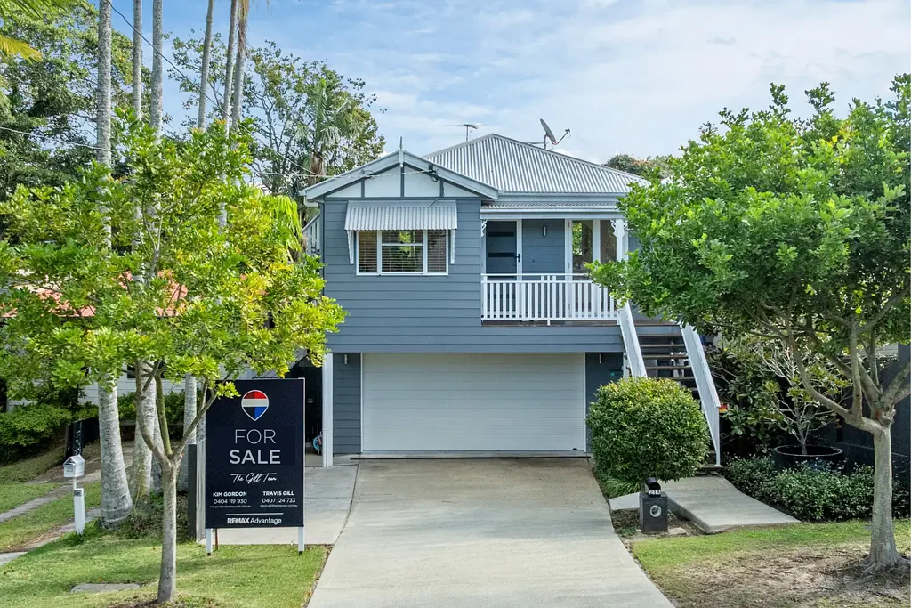 Wynnum West 5ห้องนอน Versatile Family Home with Dual Living and Sunset Views