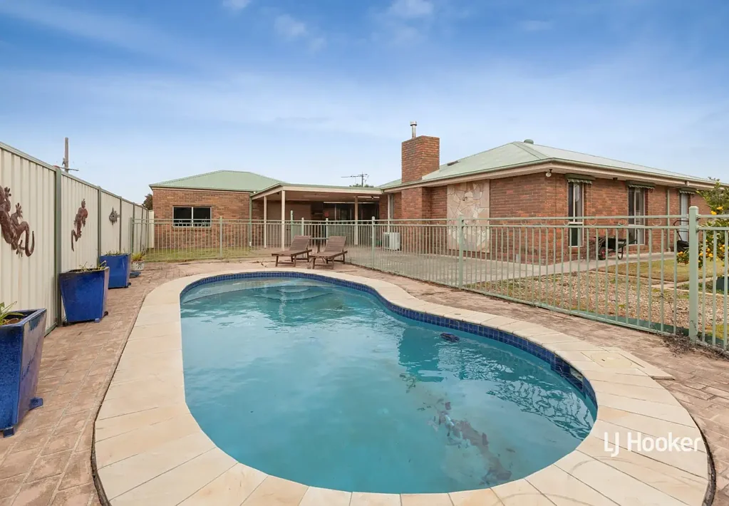 Wallan 4 Bedroom Exceptional Family Entertainer on 1,428 sqm with Pool, Shed & Man Cave in Prime