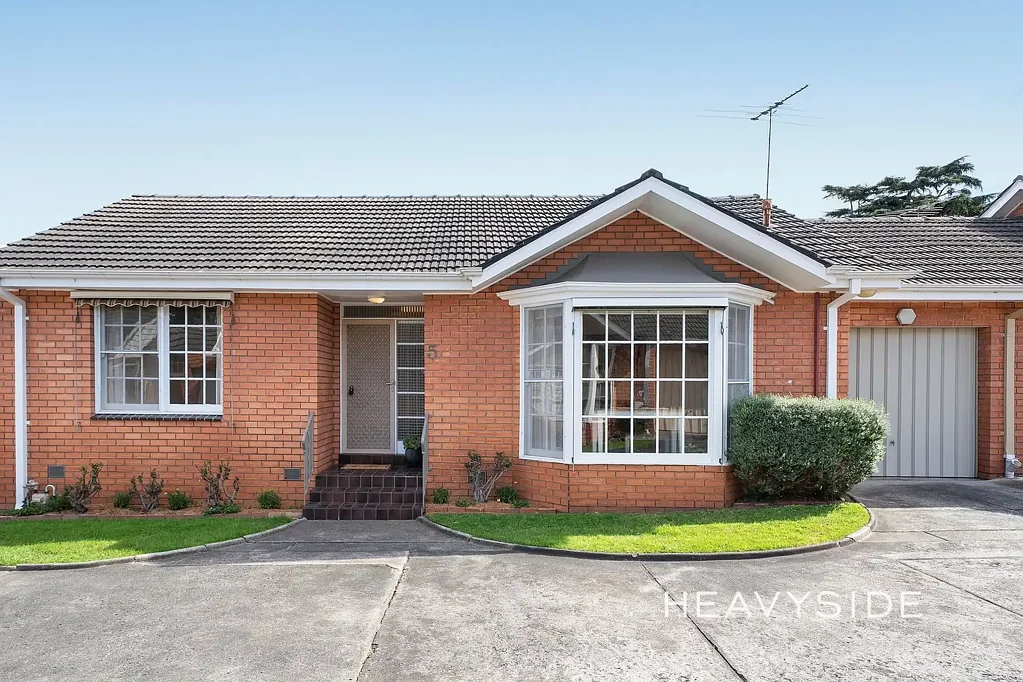 Camberwell 2 Bedroom Built 1970 | Single Level Simplicity with Space, Privacy and Comfort