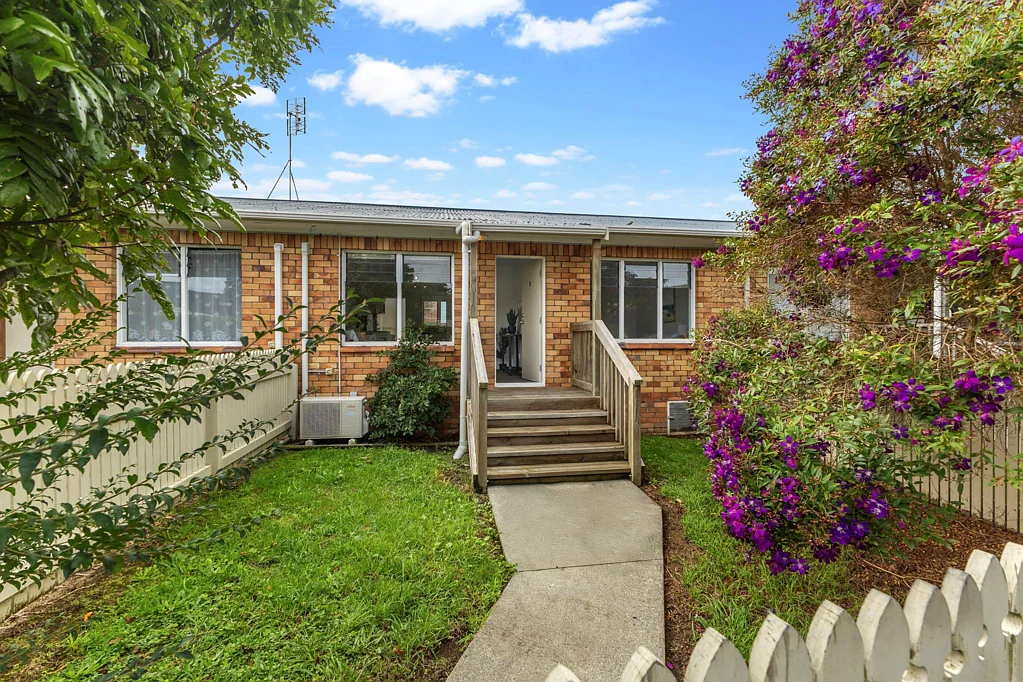 Otahuhu 3房  Two Bedroom Unit + Legal Sleepout