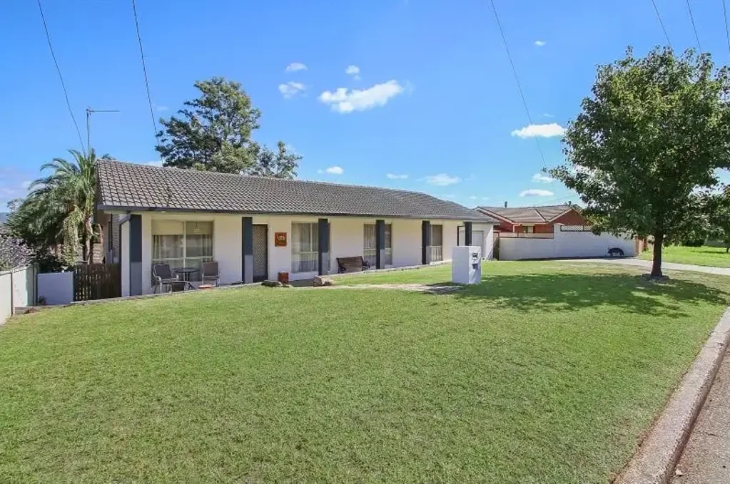 435 Parkview Crescent, Lavington, NSW 2641