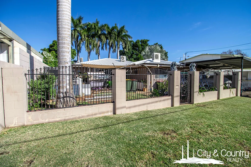 Mount Isa 4部屋 Large Home Living – 18 Indigo Crescent