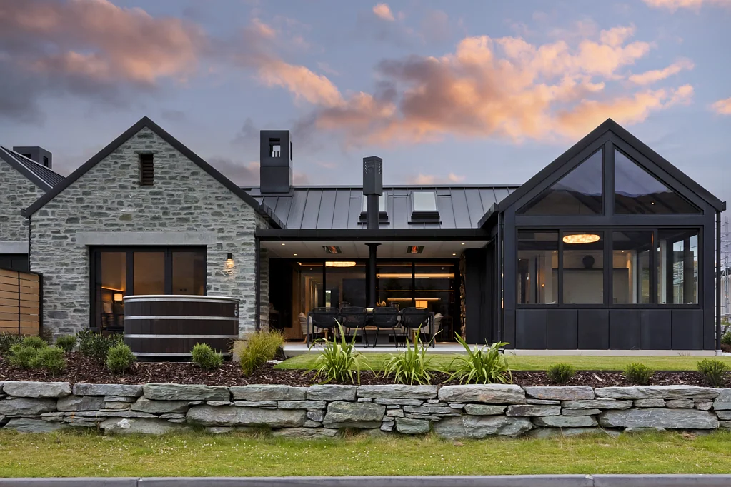 Arrowtown 3 Bedroom WHERE HERITAGE MEETS HOME