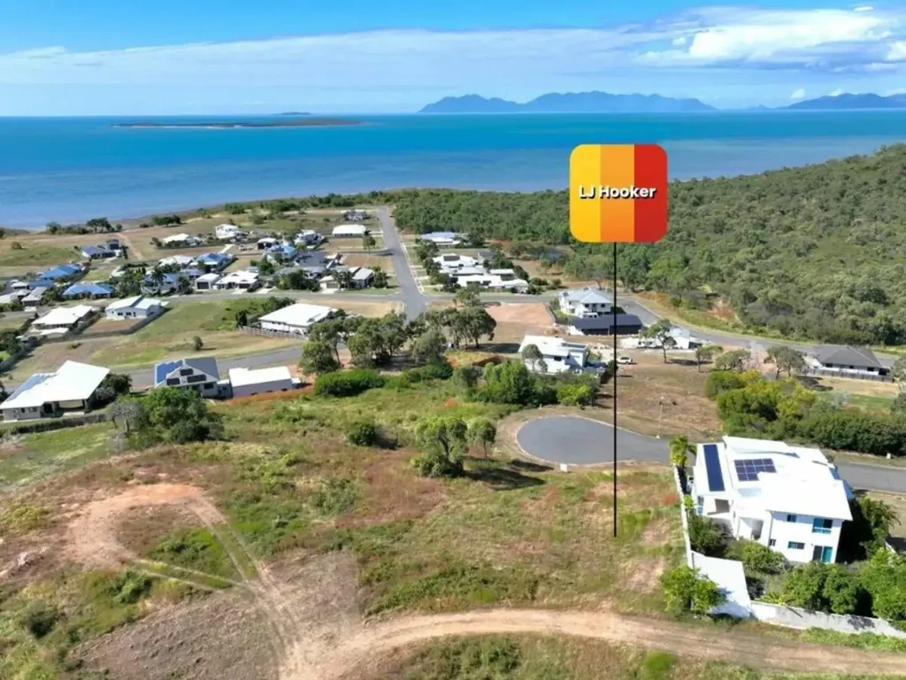 Bowen STUNNING OCEAN VIEWS .