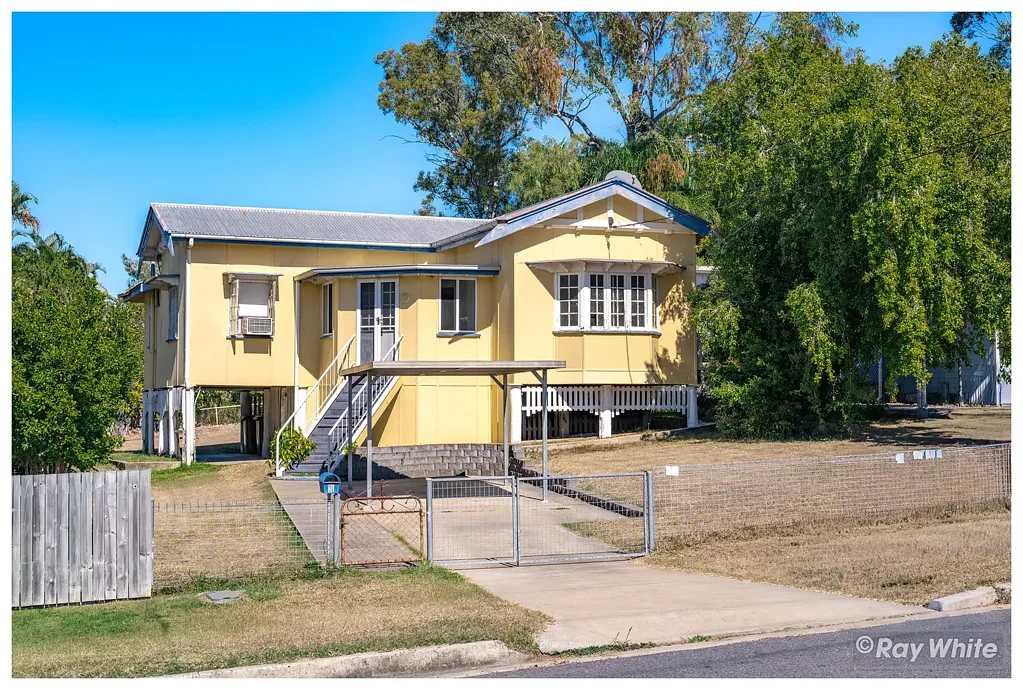 Allenstown 3ห้องนอน Allenstown Home with Investment Appeal