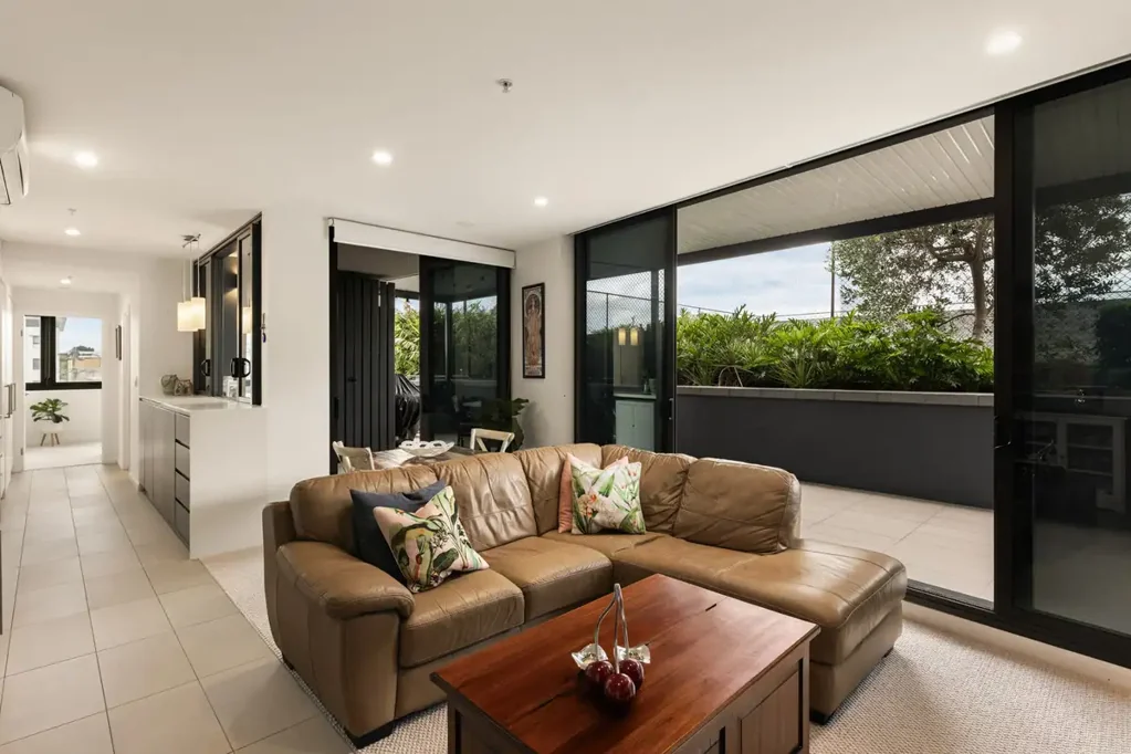 10407/300 Old Cleveland Road, Coorparoo, QLD 4151