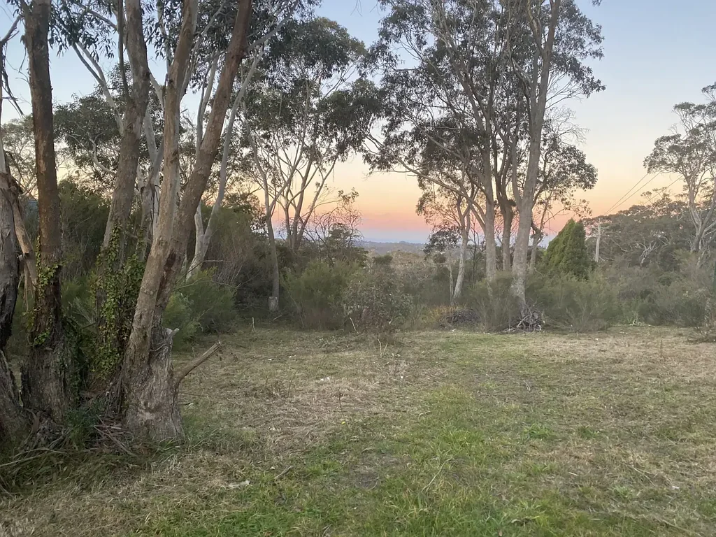 Katoomba 916m² West Facing Block with 20m Frontage — Prime Location Between Katoomba & Leura