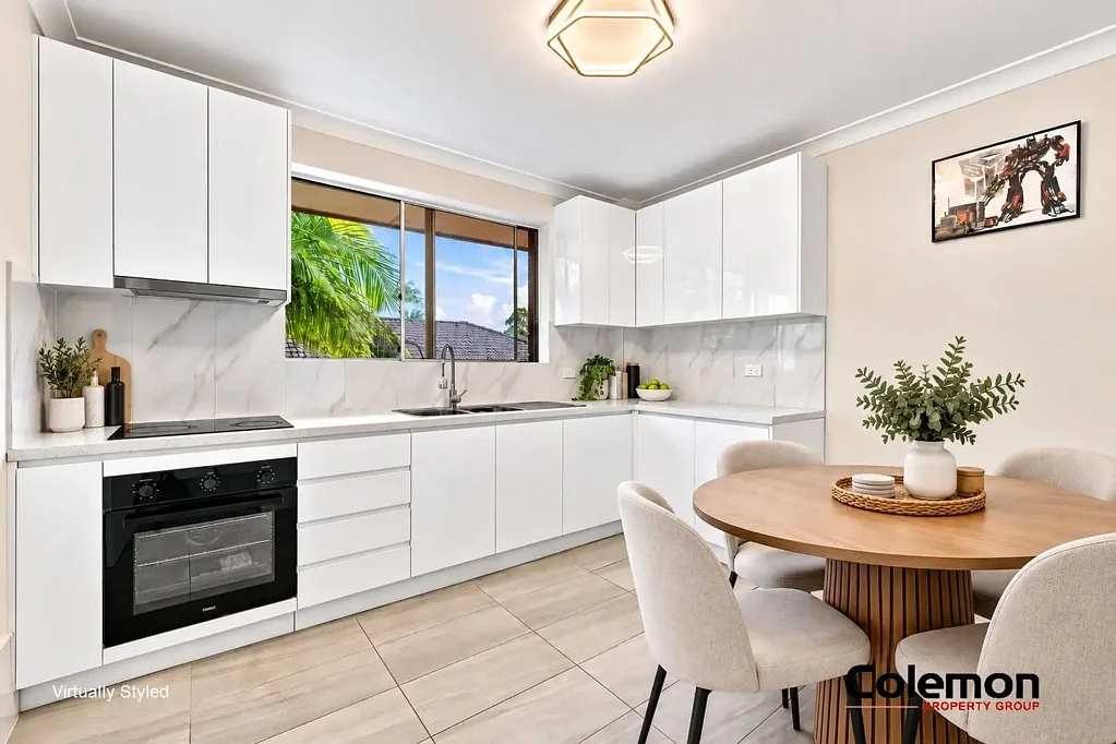 Marrickville 2房 顶层翻新公寓，优越便利地段 Top Floor Renovated Unit in Prime Convenient Location