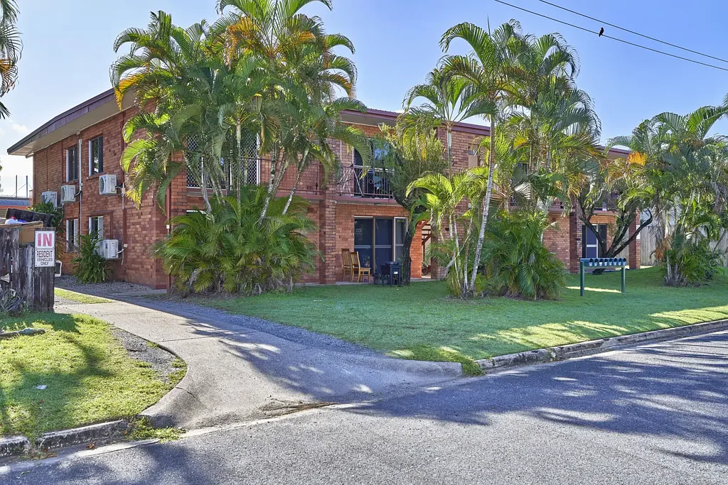 UNFURNISHED UNIT CLOSE TO TOWN!