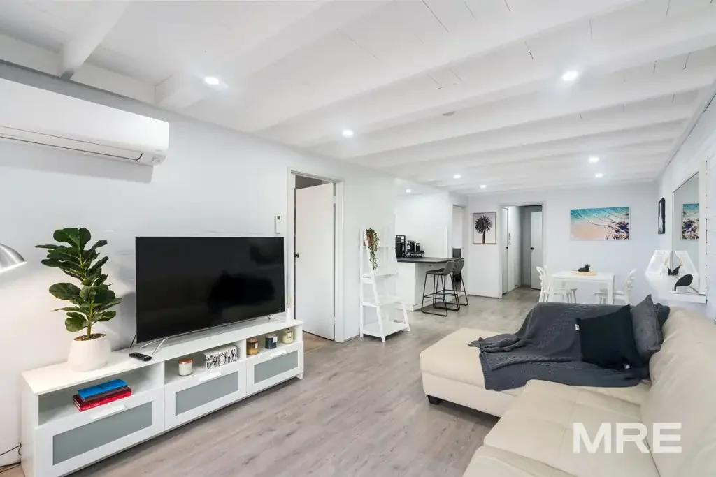 Stylish and convenient apartment in Glen Iris