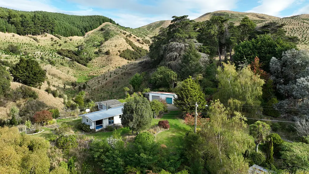 Eketahuna  Sunny and warm on 4.138ha