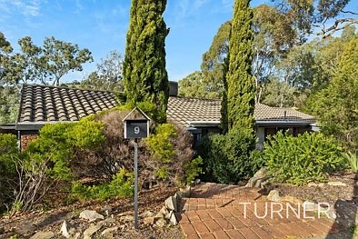 Coromandel Valley 3房  A Fabulous and Very Affordable Hills Hideaway with Room to Move