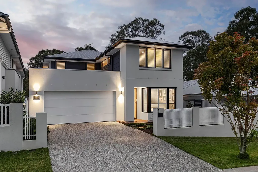 Bridgeman Downs 5 Bedroom Immaculate Family Retreat in Bridgeman Downs