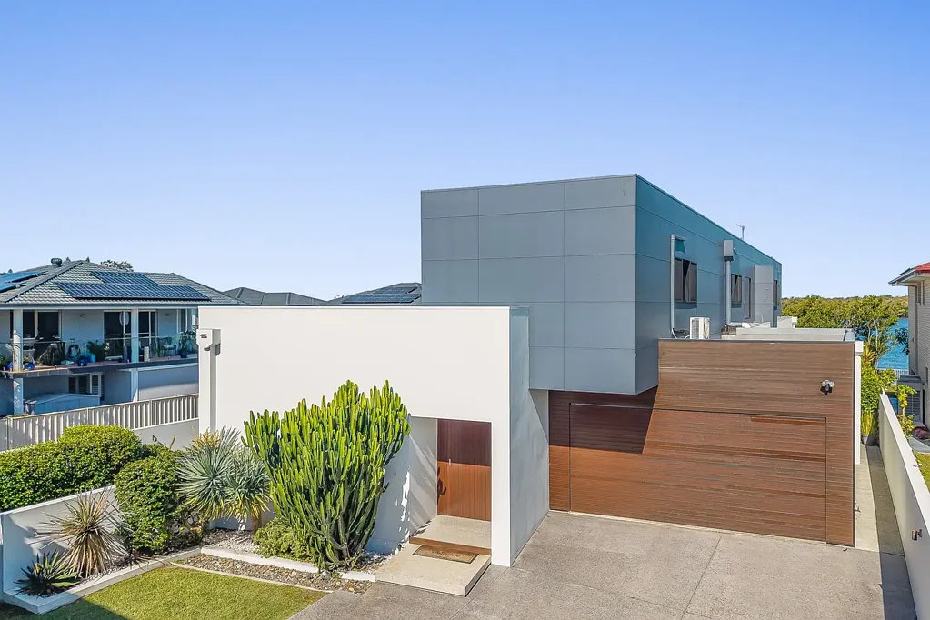 West Ballina 5બેડરૂમ Luxury Waterfront Living with Resort-Style Appeal