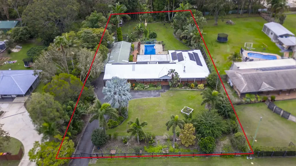 Burpengary 4 Slaapkamer Acreage Luxury, Lifestyle & Family Living on 3,010m² in the Heart of Burpengary
