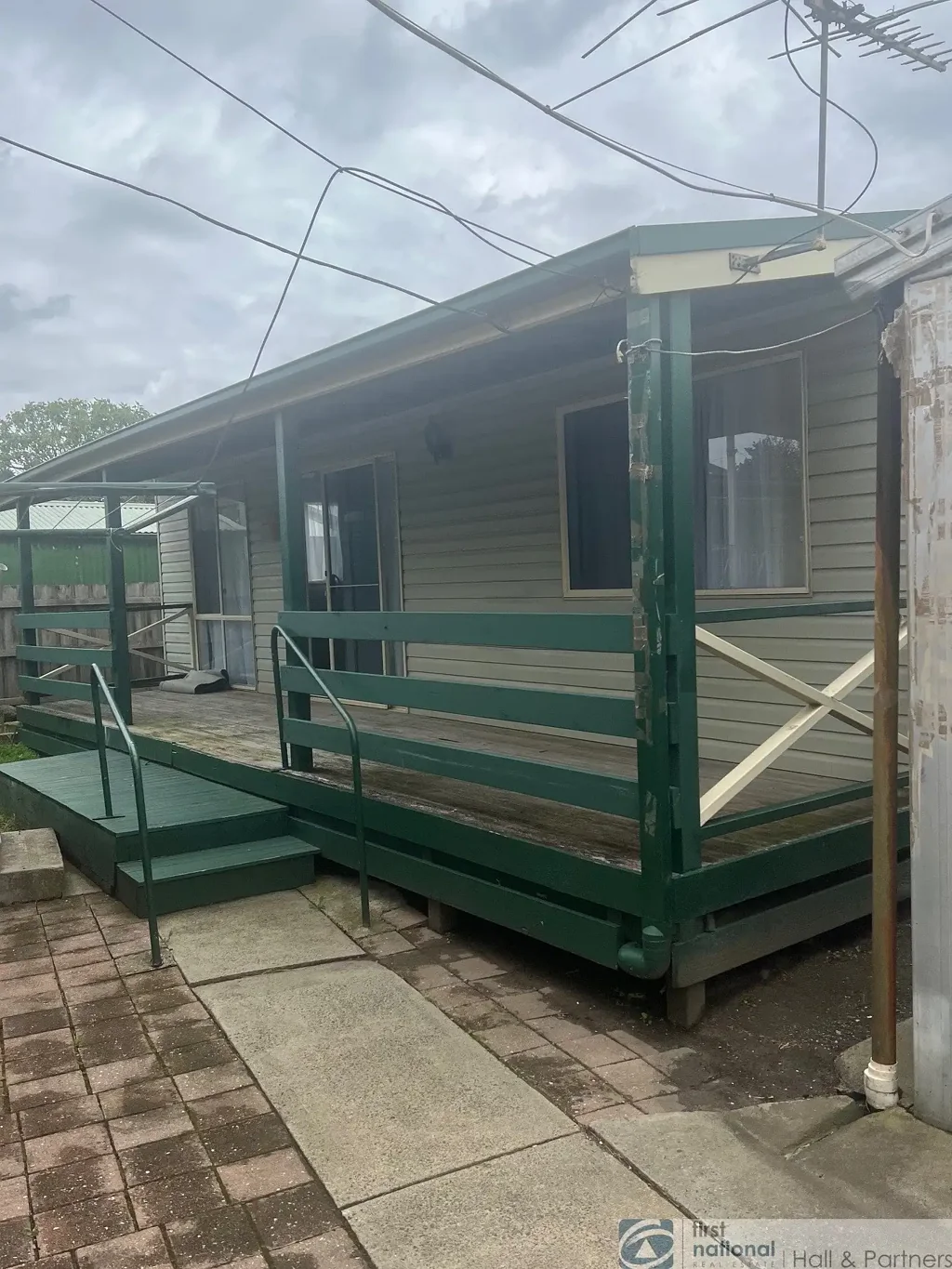 NEAT AND TIDY ONE BEDROOM BUNGALOW