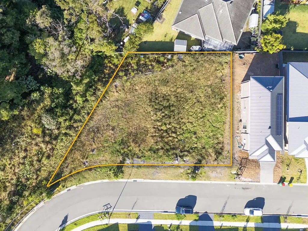 Edgeworth  Blank Canvas in Sought after Kanooka Edgeworth Estate