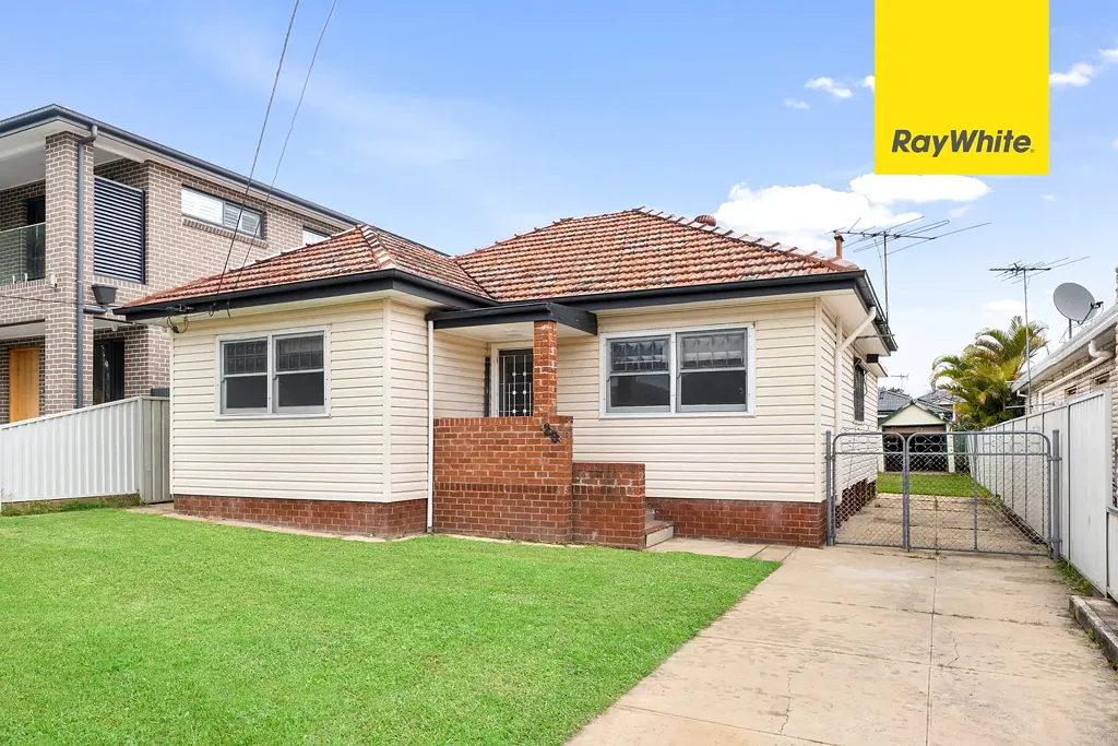 Lidcombe 3房 阳光充沛的翻新家庭住宅，未来潜力无限 SUN-FILLED RENOVATED FAMILY HOME WITH FUTURE POTENTIAL