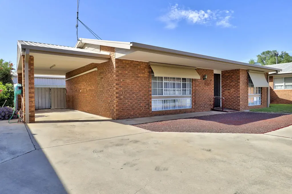 Deniliquin 2房  TOP location, TOP presentation and offered fully furnished