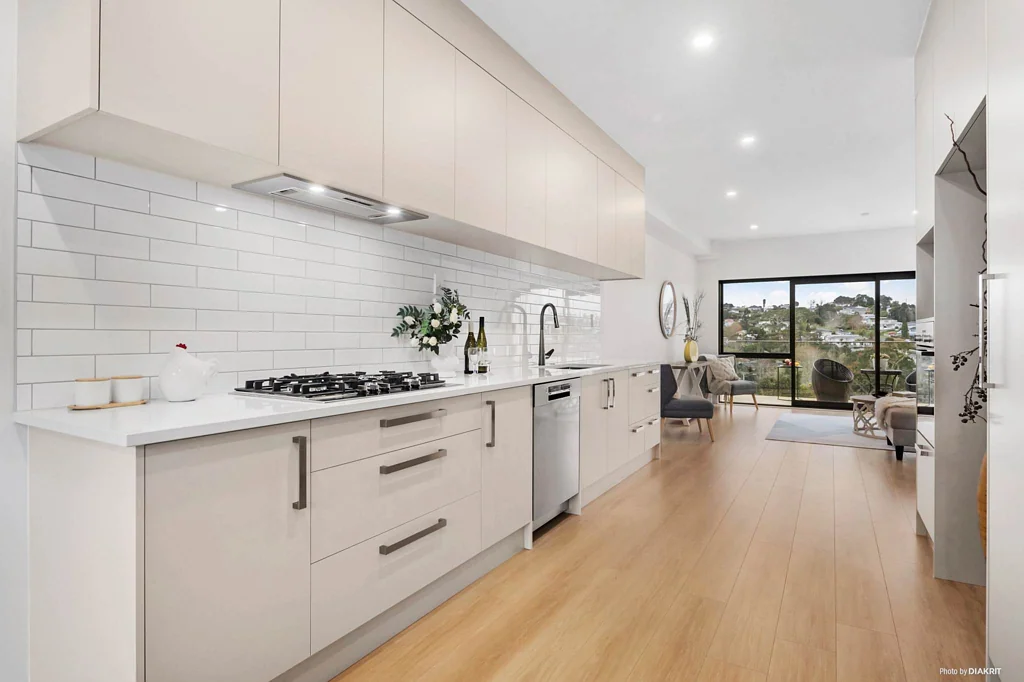 Totara Vale 4chambre Convenience - Location - Affordable!