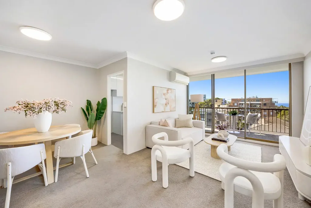Bondi 2બેડરૂમ Bondi Living with Magnificent Ocean Outlook, Lift Access & Secure Parking