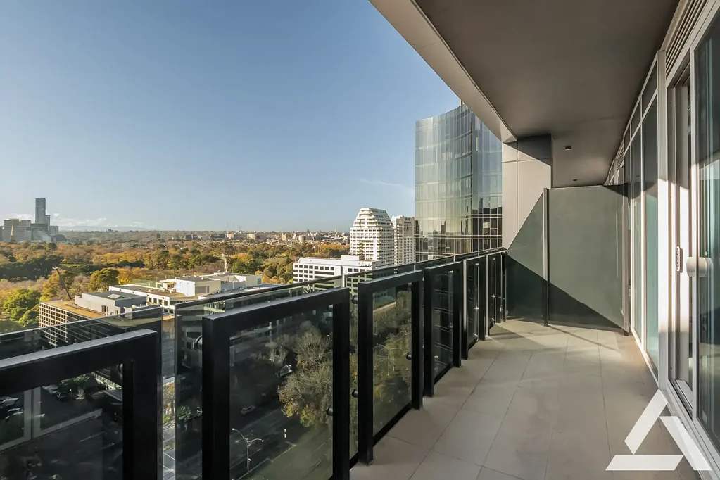 Stylish Apartment in Prime St Kilda Road Location *Utilities Included!*