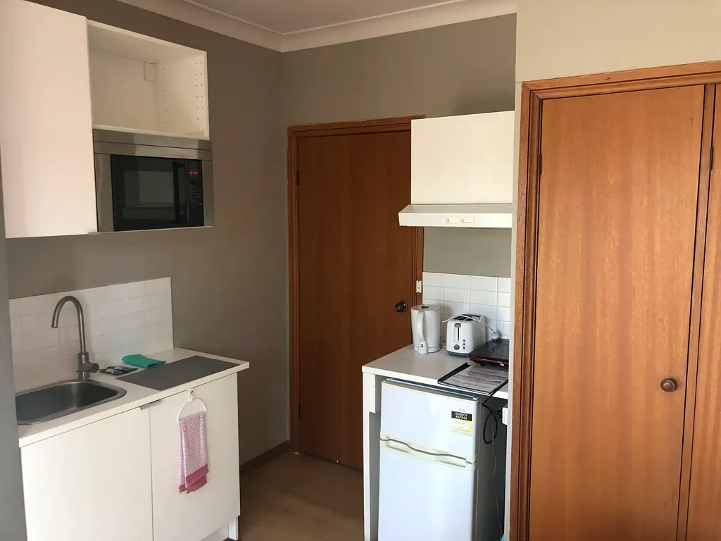 Affordable fully furnished flat in Beverly Hills (bill includes)