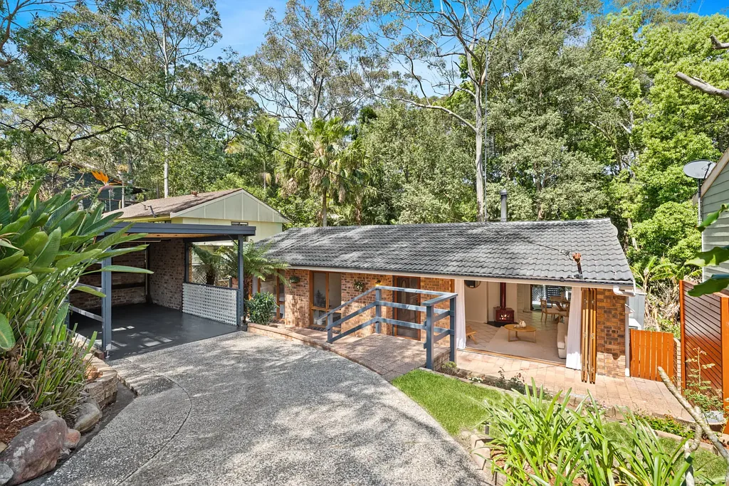 4 Oakglen Road, North Gosford, NSW 2250