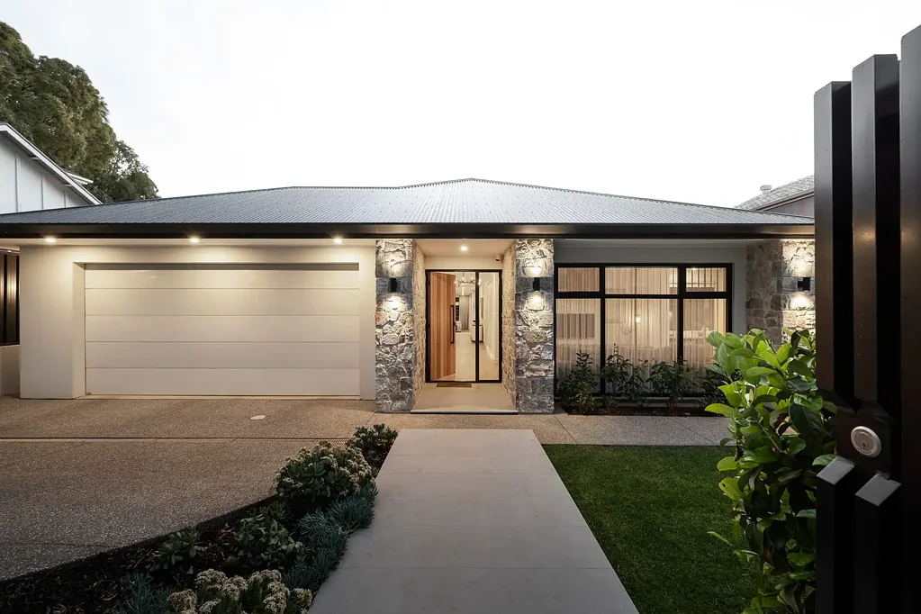 Rostrevor 4房  ARCHITECTURALLY DESIGNED AND CUSTOM BUILT CIRCA 2022 - A PRIVATE & TRANQUIL SANCTUARY
