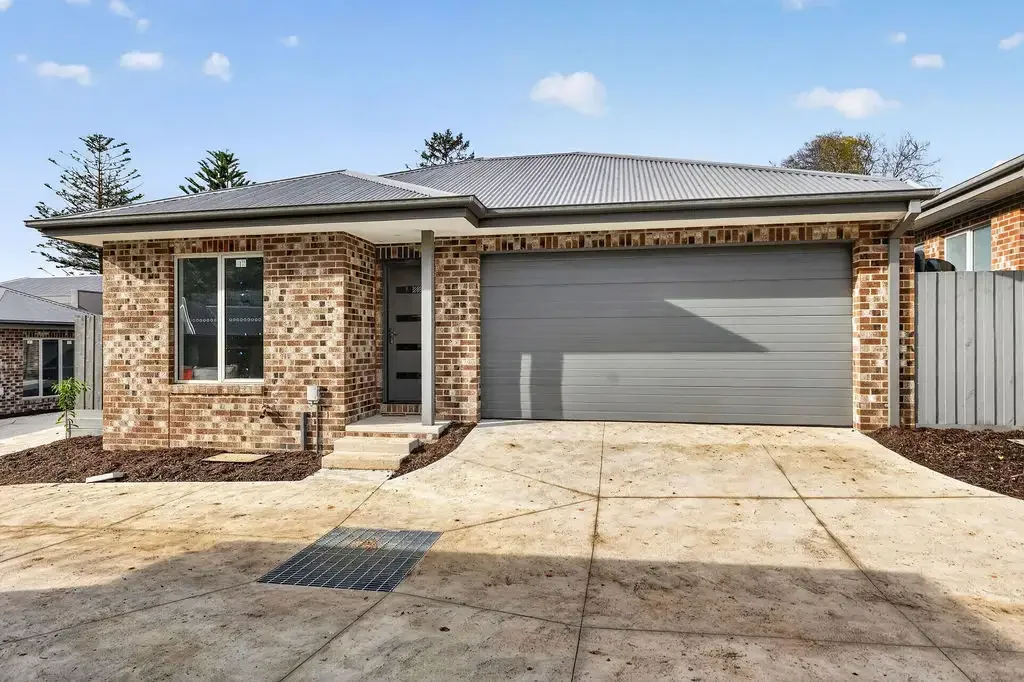 BRAND NEW CONTEMPORARY STYLE