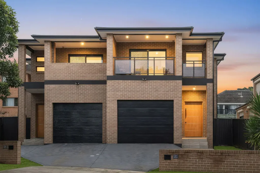 Bankstown 4Phòng ngủ Well presented Full Brick Family Home in a Prime Bankstown Location
