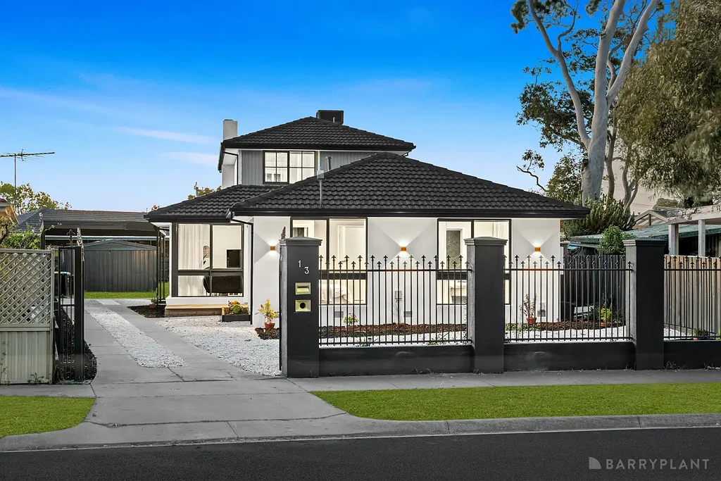 Keysborough 5બેડરૂમ GRAND FAMILY LIVING WITH LUXURY, SPACE & ENDLESS POTENTIAL!