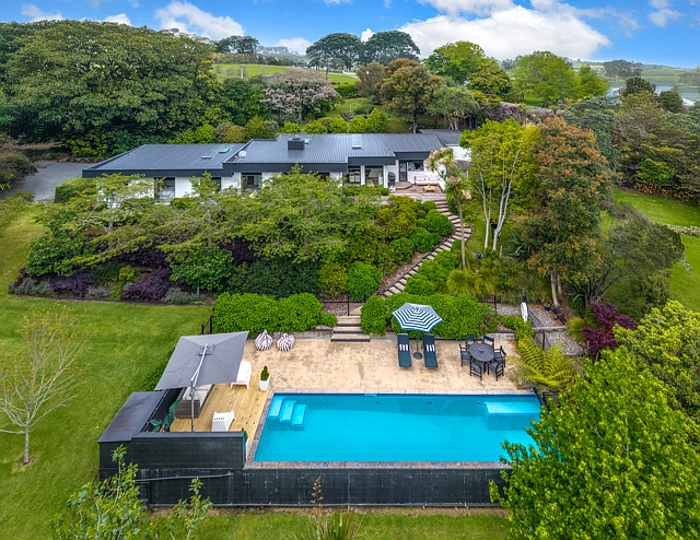 18 Ara-Kotinga, Whitford, Manukau City